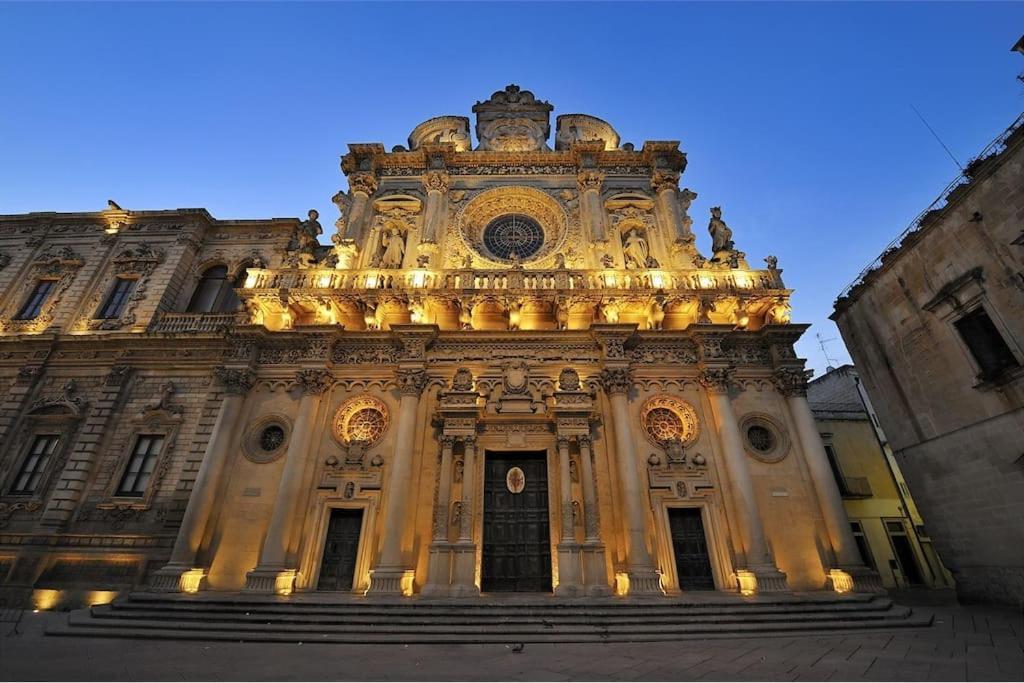 Casa Vacanze De Mari Lecce Exterior photo
